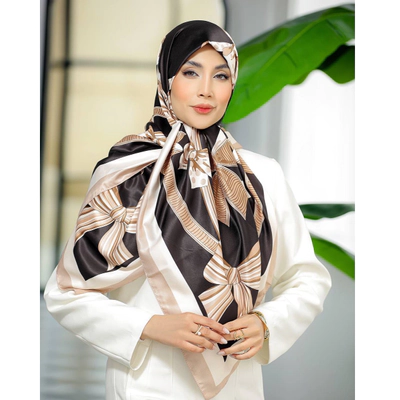 روسری ابریشم توییل طرح پاپیون