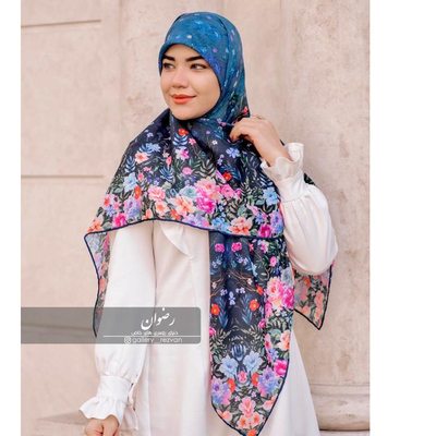روسری طرح زمینه سورمه ای گلگلی ریز