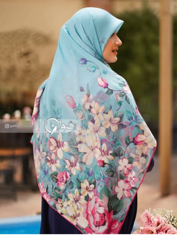 روسری کرپ نخ طرح وسط ساده حاشیه گل