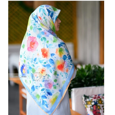 روسری کرپ نخ طرح گل آبرنگی