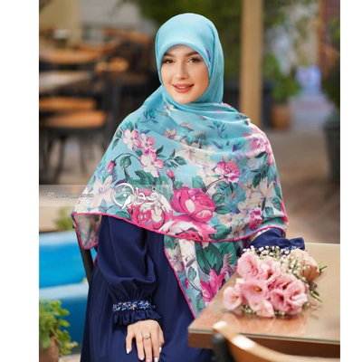 روسری کرپ نخ طرح وسط ساده حاشیه گل