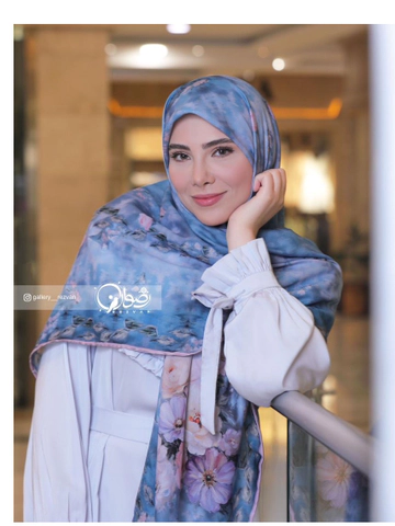 روسری کرپ نخ طرح گل سه بعدی
