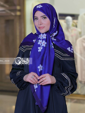 روسری کرپ نخ طرح نیلوفر