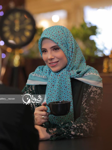 روسری کرپ نخ طرح بهارک