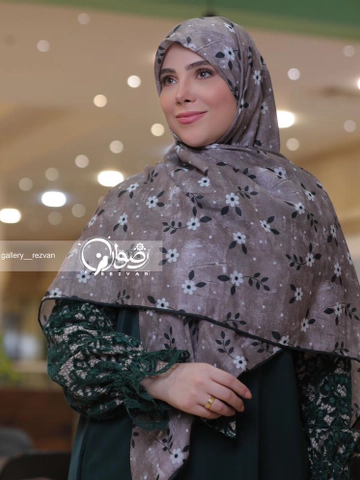 روسری کرپ نخ طرح بابونه