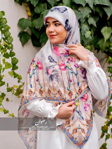 روسری کرپ نخی با ایستایی عالی طرح گل و پروانه حاشیه دار قواره140