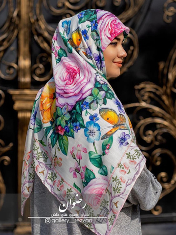 روسری نخی طرح گل رز حاشیه دار