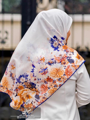 روسری کرپ نخ باایستایی عالی طرح گل قهوه ای کاربنی وسط ساده قواره 140