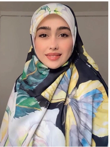 روسری کرپ نخ باایستایی عالی طرح گل و پروانه درشت قواره 140