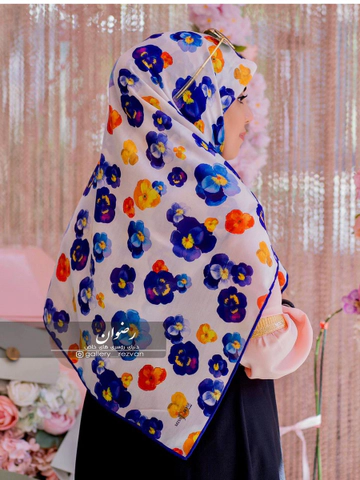 روسری نخی باایستایی عالی طرح بنفشه قواره 140