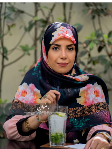 روسری کرپ نخ باایستایی عالی قواره 140 دوردستدوز