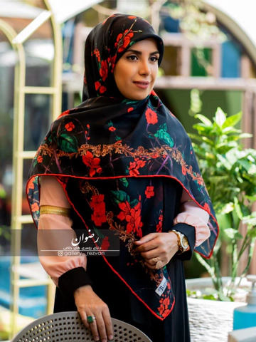 روسری نخی طرح شکوفه قرمز قواره 120