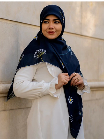 روسری نخی درجه یک طرح قاصدک مشکی قواره 120 دوردستدوز