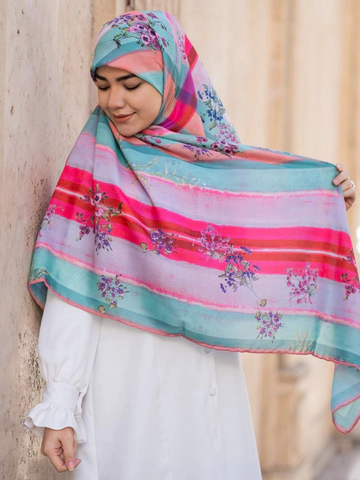 روسری نخی درجه یک طرح گل پاستلی قواره 120 دوردستدوز
