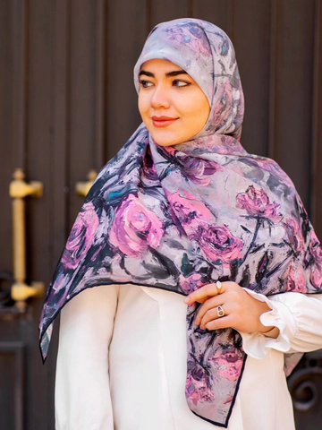 روسری طرح شاخه رز صورتی قواره 120 دوردستدوز