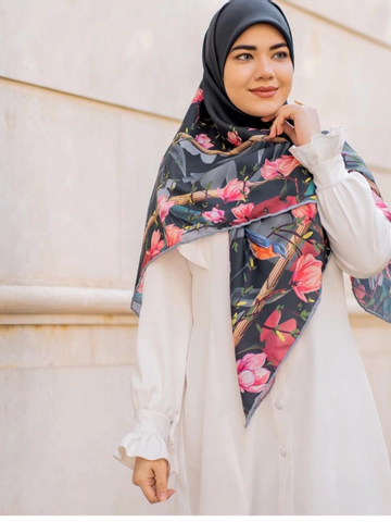 روسری طرح لاله مشکی قواره 120 دوردستدوز
