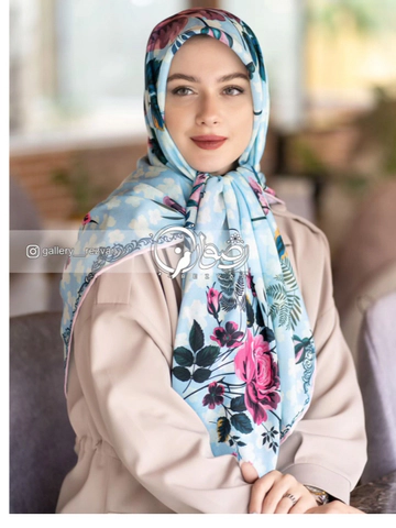 روسری طرح شاخه رز حاشیه دار قواره 120 دوردستدوز