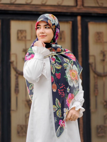 روسری نخی طرح گلدوزی قواره 120