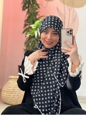 روسری طرح گلریز سفید