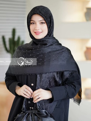 روسری ژاکارد نگینی طرح ال وی نگین مشکی و نگین نقره ای قواره 140
