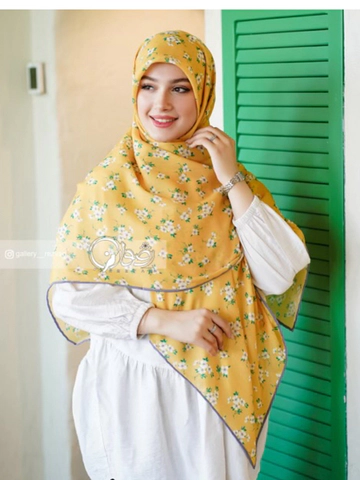 روسری کرپ نخ باایستایی عالی طرح گل بابونه قواره 140