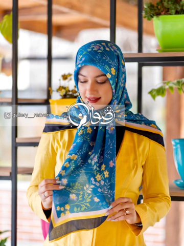 روسری نخیی قواره 120 طرح گل لیمویی زمینه کله غازی حاشیه دار