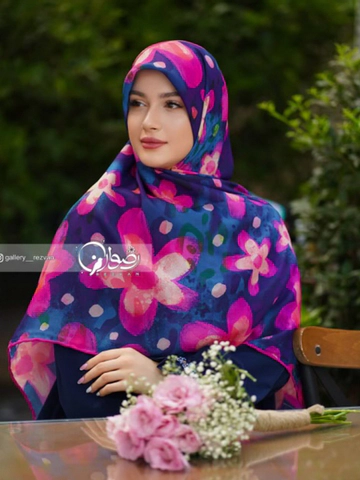 روسری کرپ نخ طرح گل سایه دار قواره 140