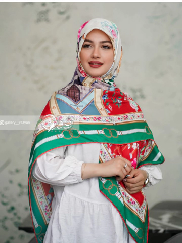روسری نخی طرح گل و لوستر حاشیه دار قواره 120 دوردستدوز
