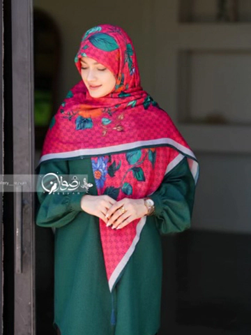 روسری کرپ نخ طرح گل گوچی قواره 140