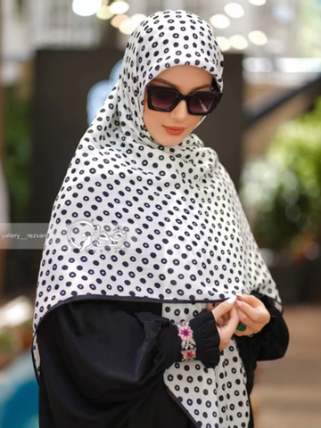 روسری کرپ نخ طرح خال قلبی