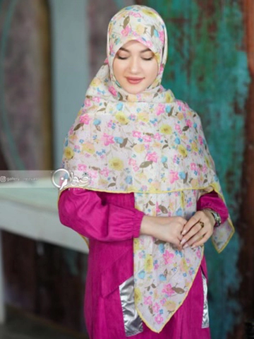 روسری کرپ نخ طرح ریسه گل رنگ