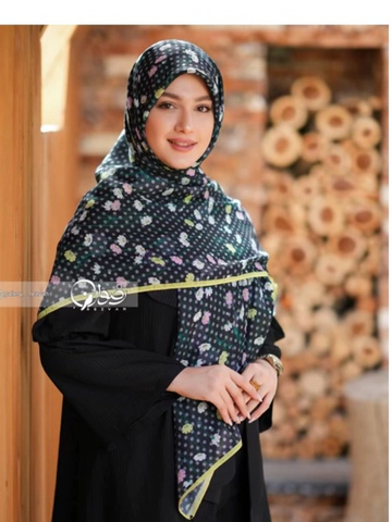 روسری طرح بابونه خالدار