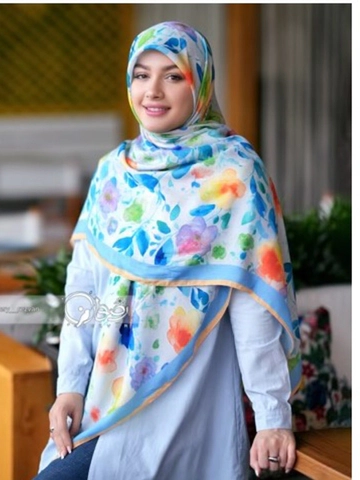 روسری کرپ نخ طرح گل آبرنگی
