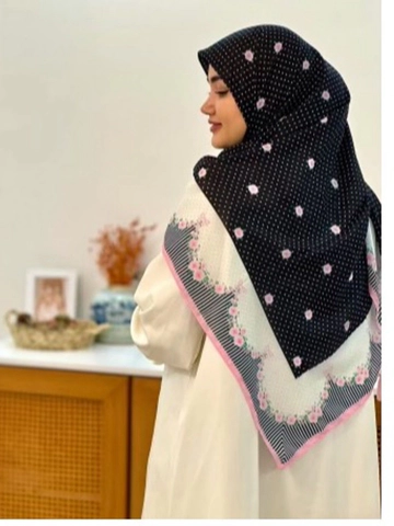 روسری طرح گل خالریز حاشیه دار